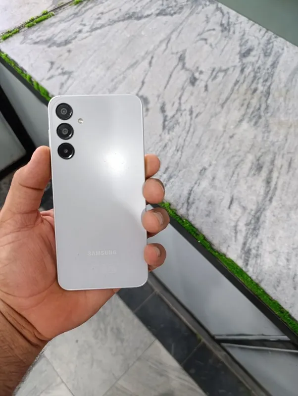 Samsung A 16 xolati idyal srocni sotaman xotirasi 256 8 oprativkasi 4