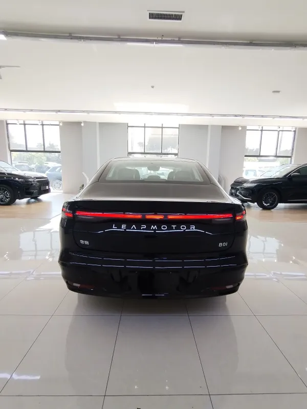 Leapmotrs B01 550 Km Rasmiy Diler 3 - yil yoki 120 000 Km Kafolat — фото 2