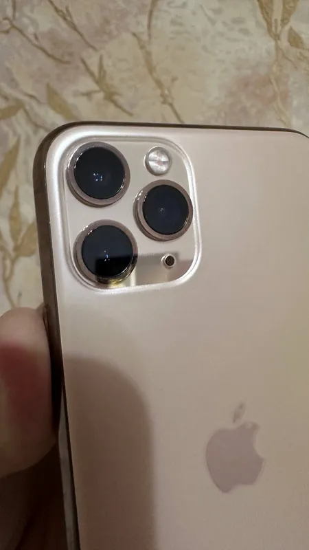 iPhone 11 Pro 4