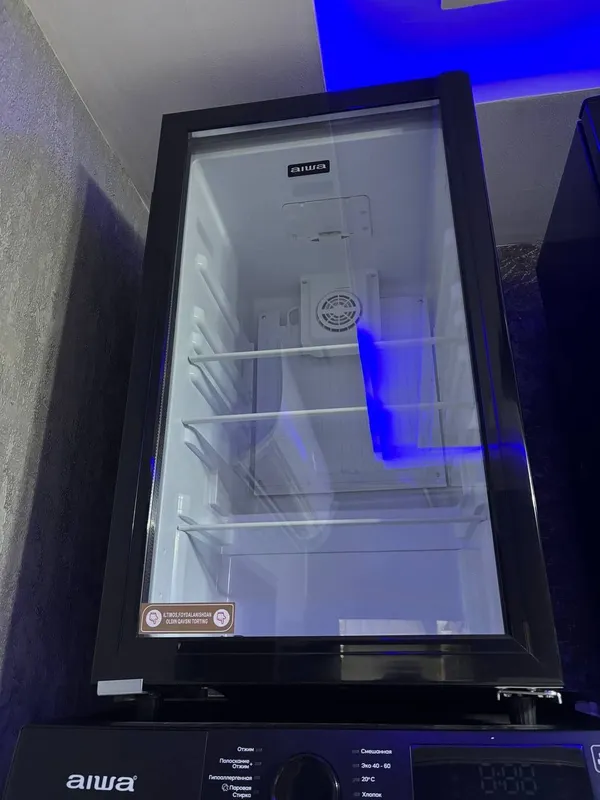 Витринный холодильник AIWA LC-98 Цвет оранжевый / чёрный Температур 3