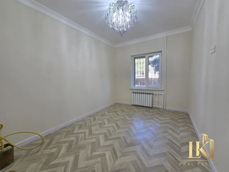 Yangi, ozoda ta’mirli keng 3 xonali kvartira sotiladi, 74 m² (1/9), g‘ishtli uy 6