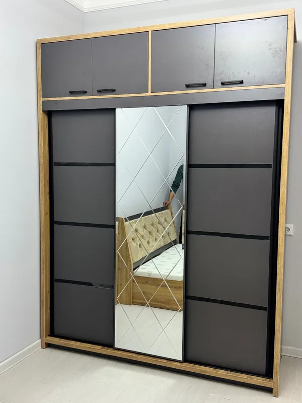 Shkaf-kupe sotiladi 180×240 sfatli va chiroyli