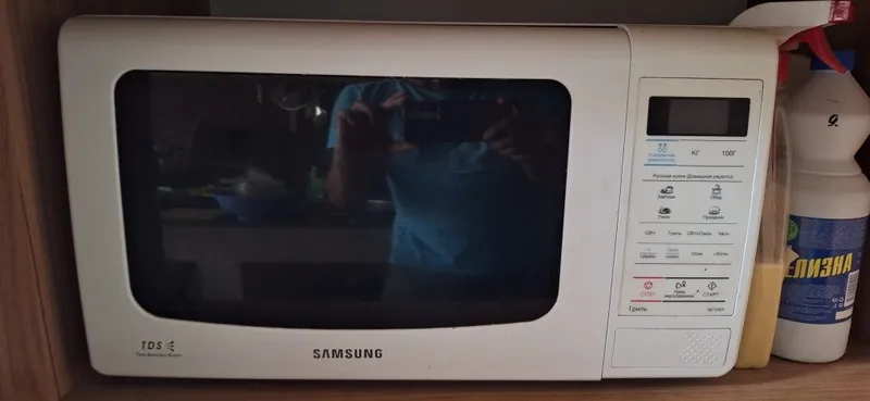 Микровалновка Samsung состояние хорошо 1 Микровалновка Samsung состояние хорошо 1