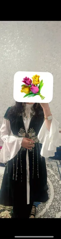 Troyka ichida oq bazasi bilan 3 Troyka ichida oq bazasi bilan 3