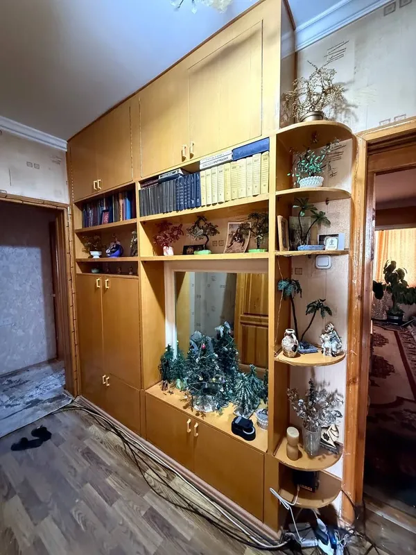 Продаётся встроенный шкаф с трюмо , в хорошем состоянии