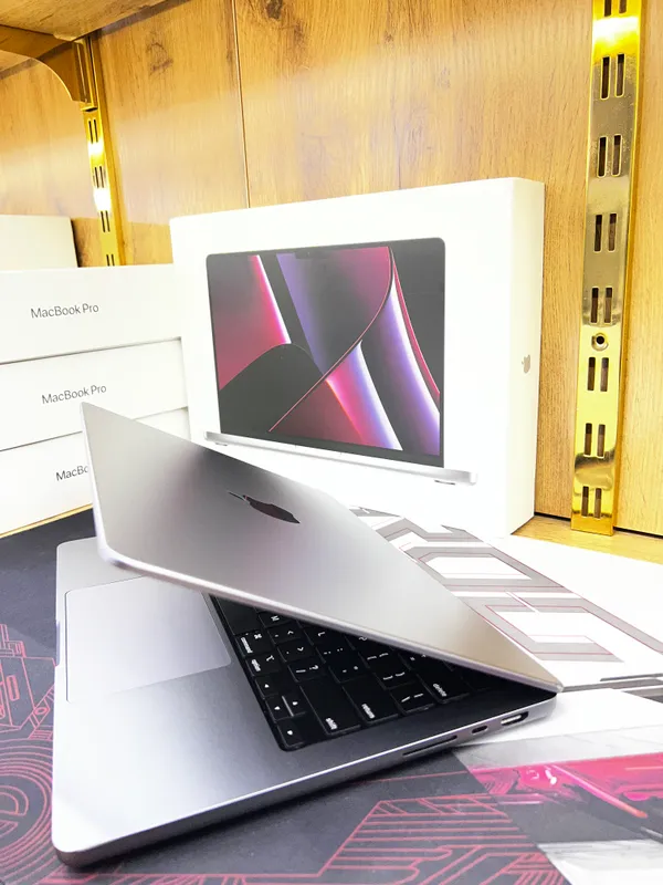 MacBook M2 Pro 4 MacBook M2 Pro 4