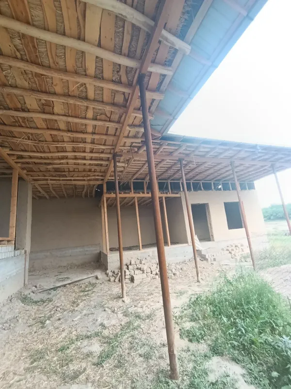 Uy sotiladi Manzil Parkent tumani Samsarakda 4