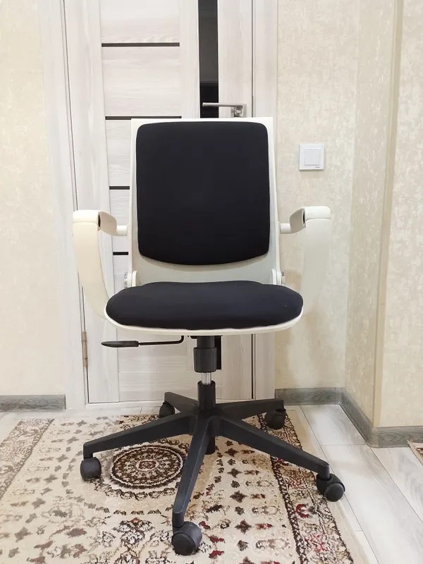 Ofis kreslo sotiladi mexanizmlari ishlidi Ofis kreslo sotiladi mexanizmlari ishlidi