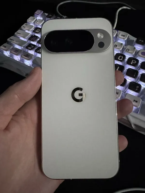 Google Pixel 10 Pro / 128 / белый 1 Google Pixel 10 Pro / 128 / белый 1