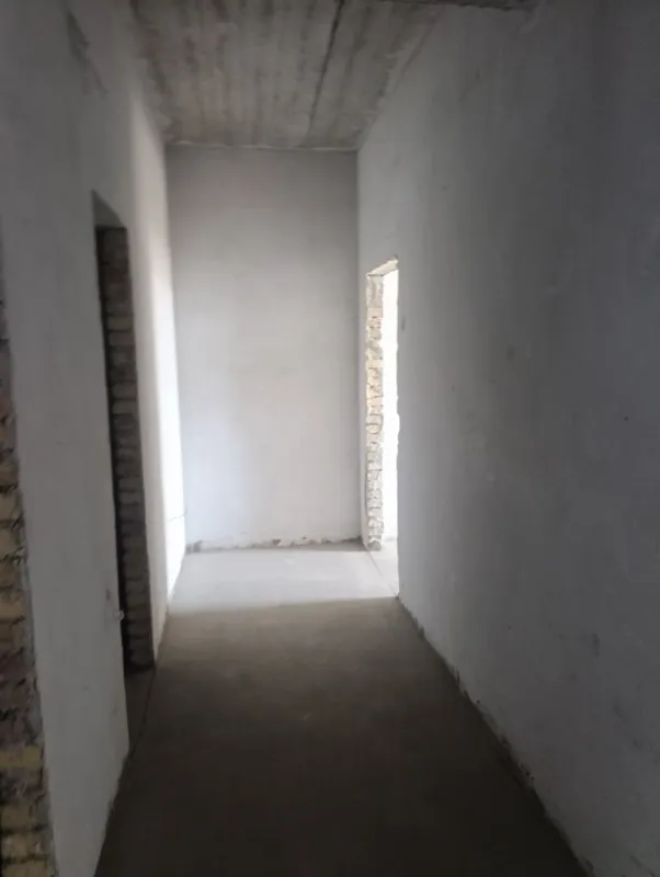 Продаётся квартира в райцентре, рядом с базаром 8