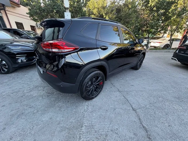Chevrolet tracker redline 2