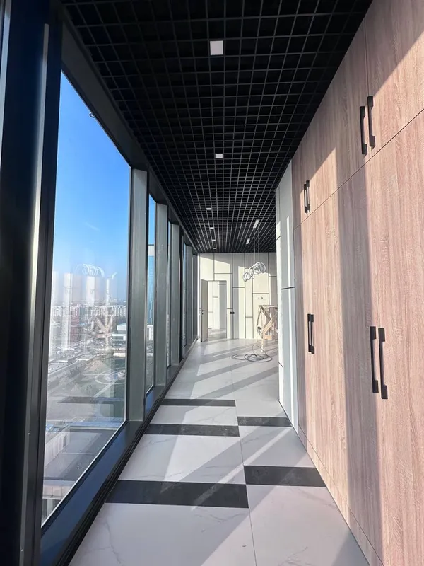 Аренда офис в ЖК Nest One понарамные окна 16-этаж 120м2 — фото 2