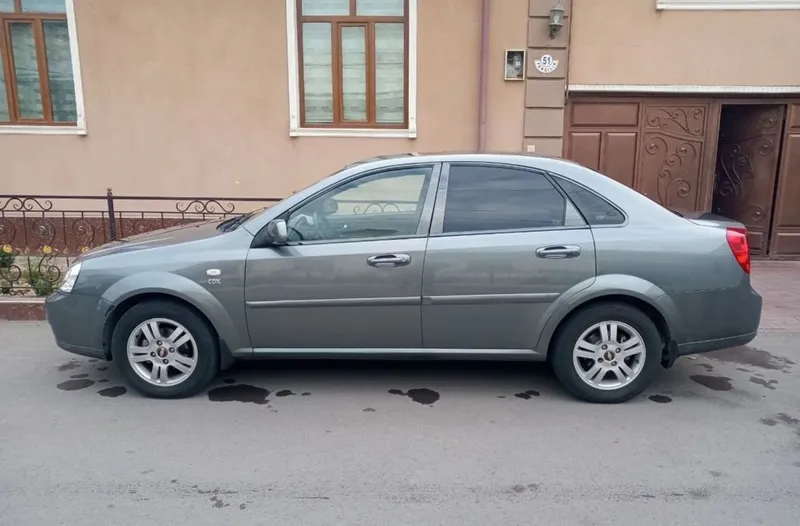 Lasetti 1.6 sotiladi aftamat karopka xolati yaxshi prapan gazi bor 3