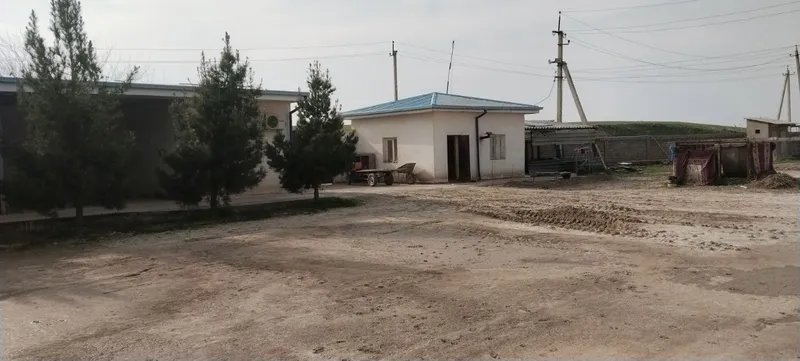 Ишлаб чиқариш базаси сотилади.