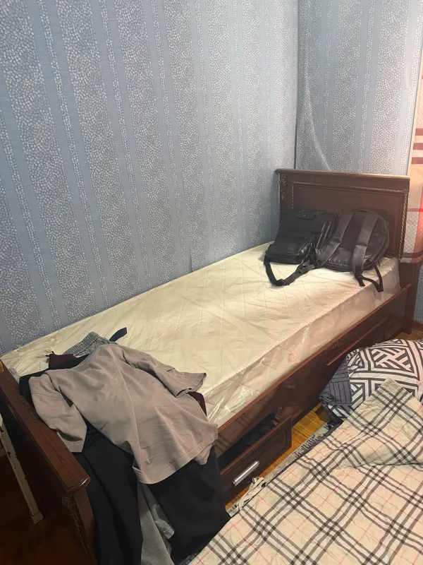 2 кровать сотилади 2 ласи 1.400000