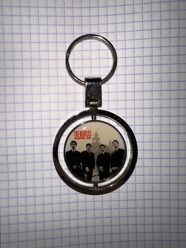 Продам эксклюзивный брелок «The Beatles» — фото 1