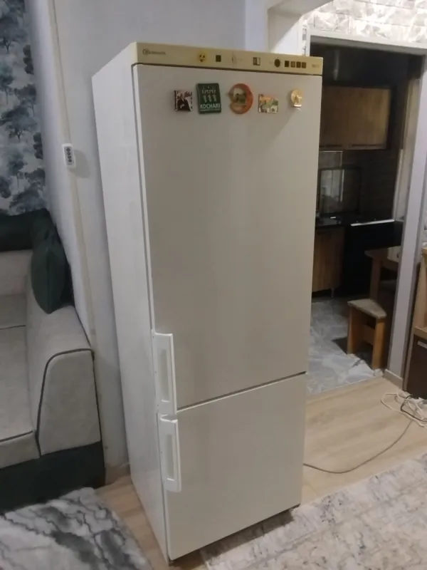 Продам холодильник 1