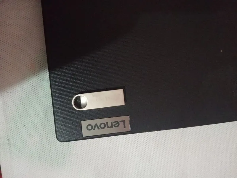 Noutbuk Lenovo 8/512GB R5 4