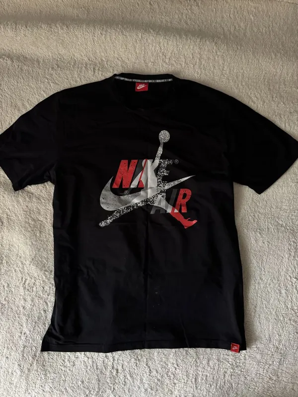 Продам стильную Футболку Nike Air Jordan