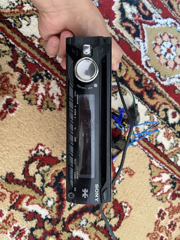 Magnitofon sotiladi SONY 1 Magnitofon sotiladi SONY 1