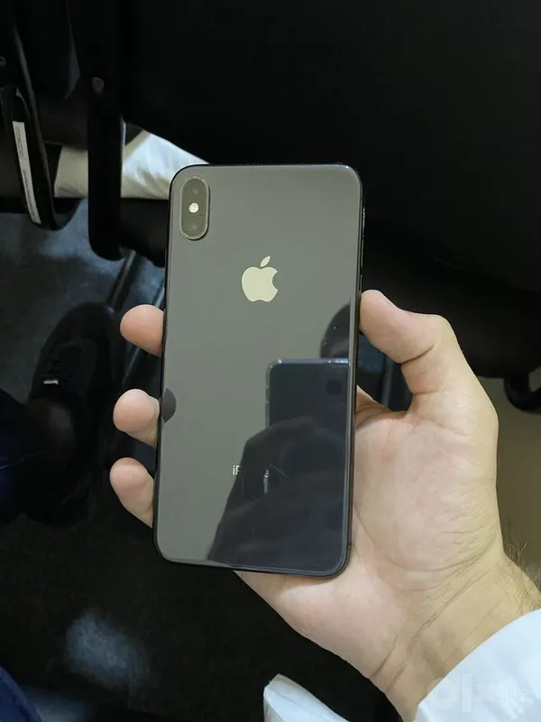 iPhone Xs Max 64GB 2