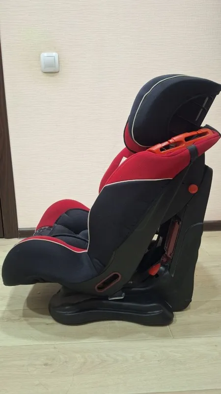 Продам автокресло фирмы AVANTI 3