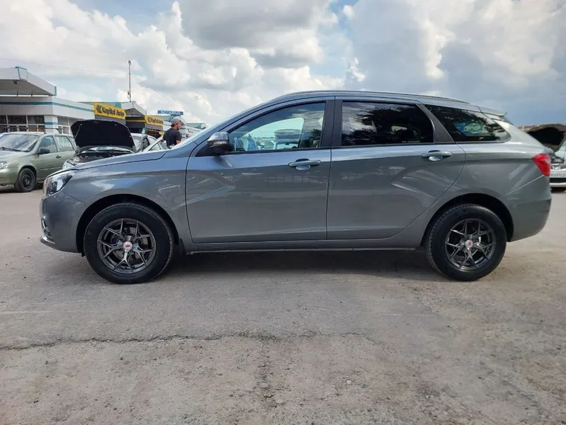 Продается Lada Vesta св 20-го года 1.6 механика одни руки — фото 6