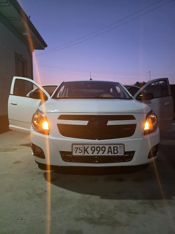 Chevrolet Cobalt midnight 2025 3