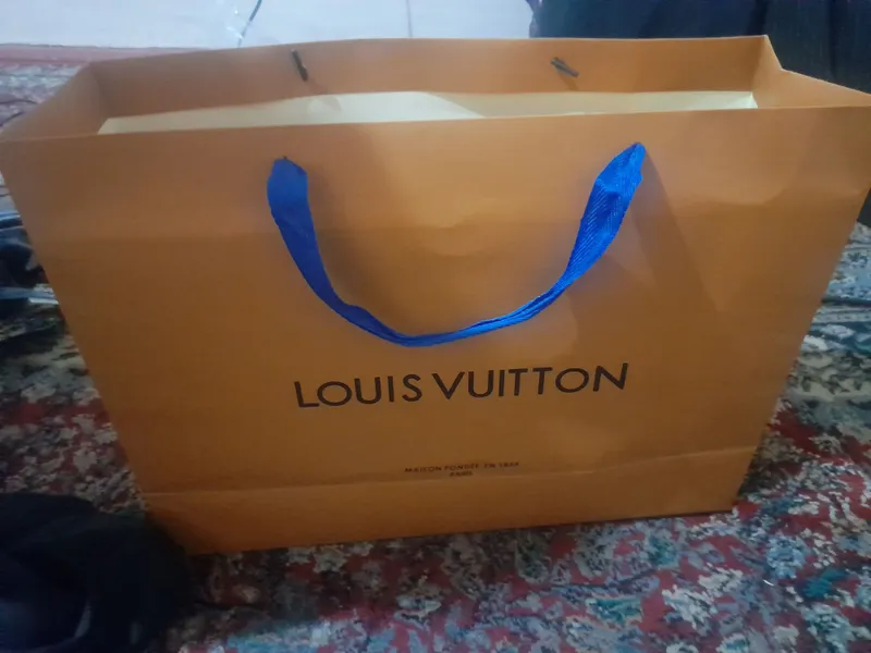 LUIS VUITTON krasofka kiylamagan