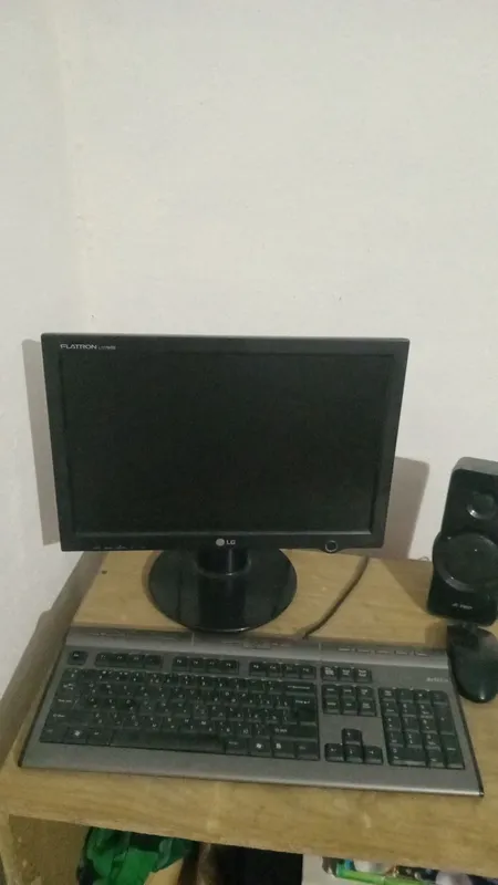 Komyuter sotiladi yoki skuterga barter qilamiz
