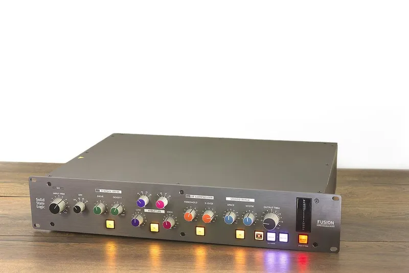 SSL Fusion аналоговый мастеринг процессор 1 SSL Fusion аналоговый мастеринг процессор 1