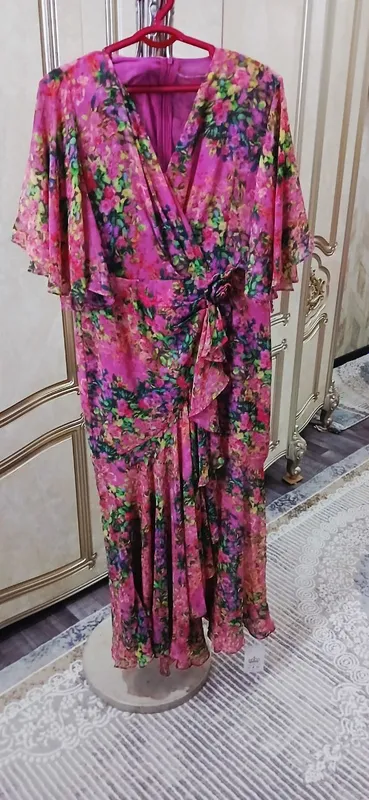 Платье 2XL, цена 550 тысяч, новое, при носке модное 7 Платье 2XL, цена 550 тысяч, новое, при носке модное 7