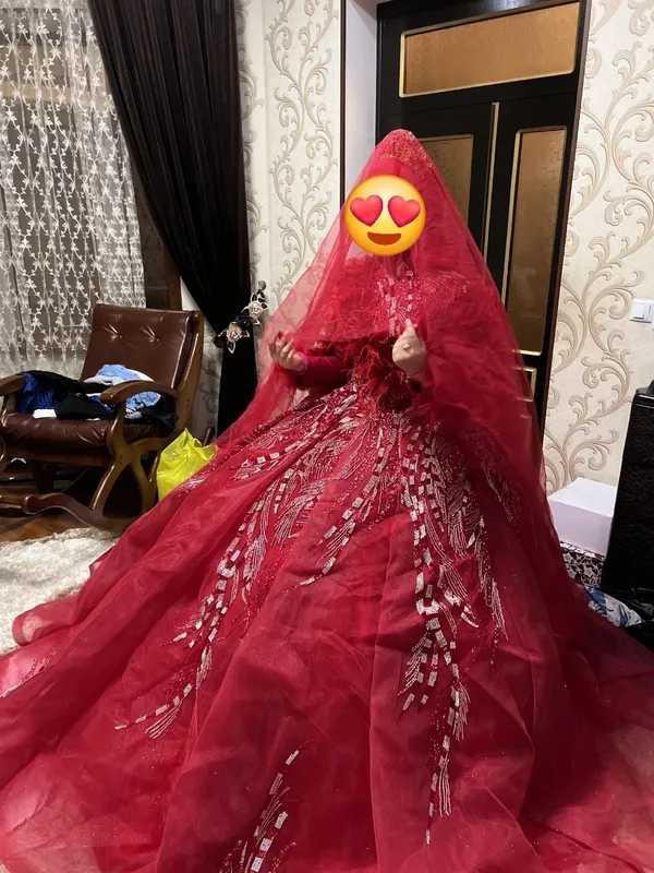 Turkiyadan keltirilgan kelin ko'ylak sotiladi