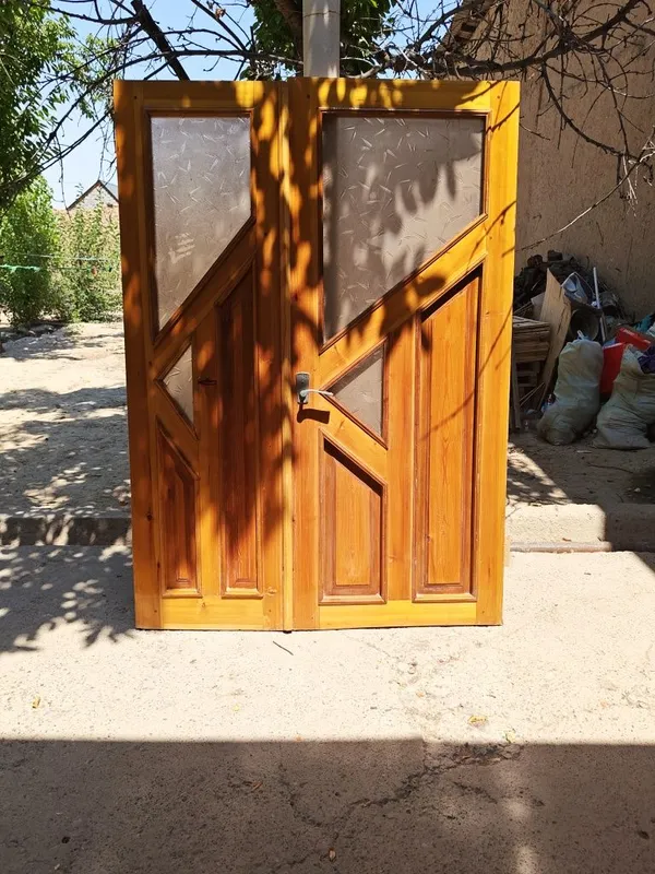 Ikki tabaqalik eshik tahta holati yahshi sotiladi ikki Dona Ikki tabaqalik eshik tahta holati yahshi sotiladi ikki Dona