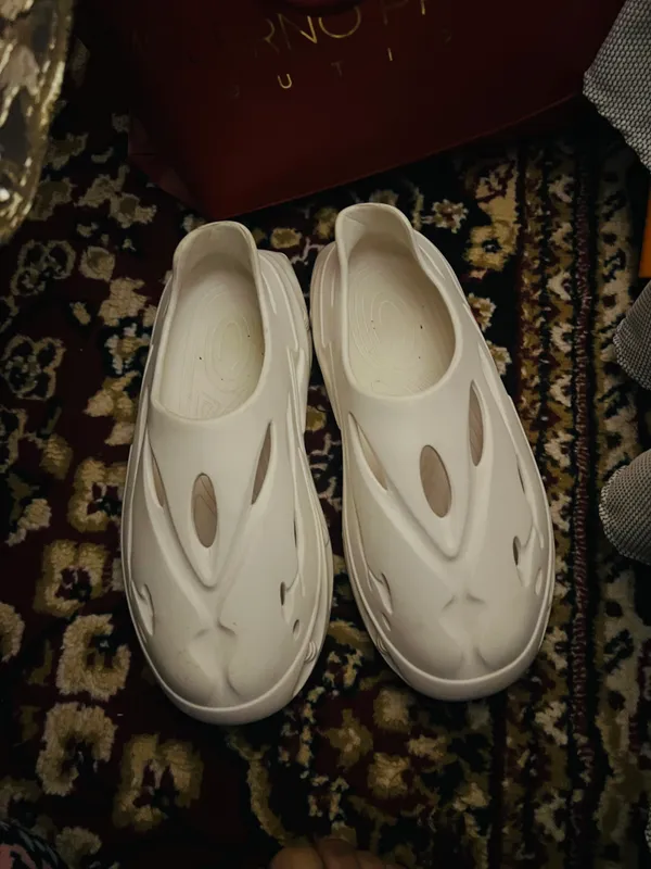 Skechers