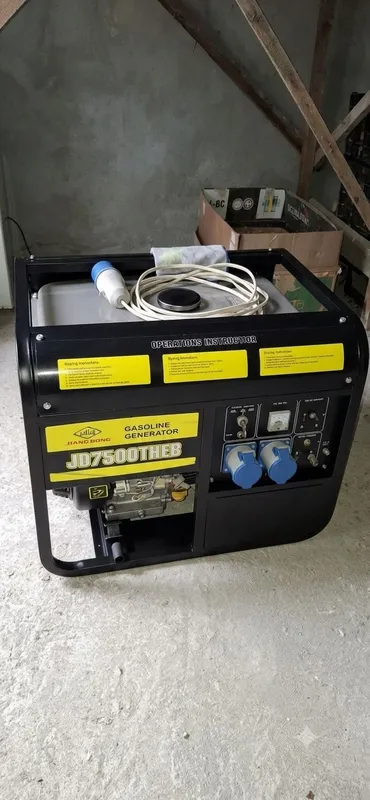 Продается мощный бензиновый генератор 7.5 кВт JIANGBONG JD7500THEB