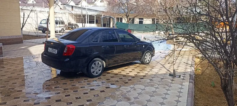 Аатомобиль Chevrolet Jentra — фото 1