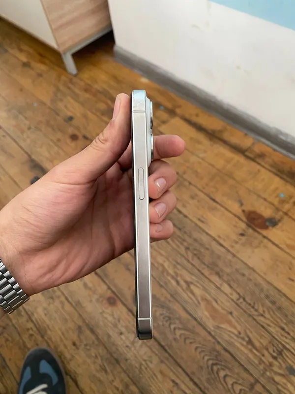 iphone 15 pro white 256 4