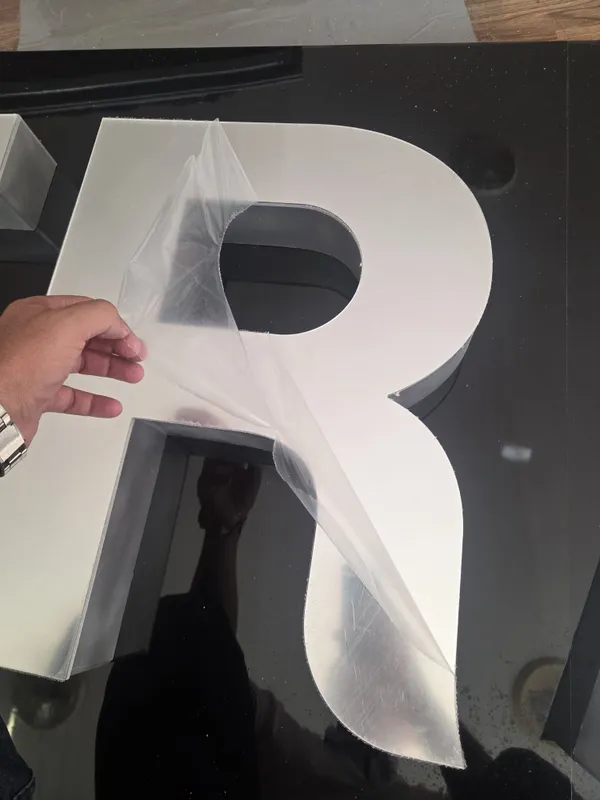 Narujnaya reklama, Tashqi reklama, Banner, Hariflar 3
