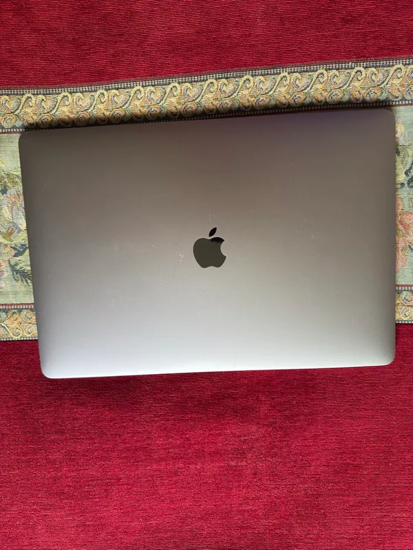 MacBook Pro 15.4 2018, 16/512 1 MacBook Pro 15.4 2018, 16/512 1