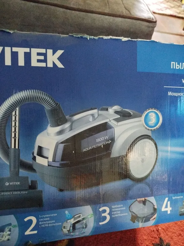 Продам пылесос Vitek vt-1833 с Аква фильтром