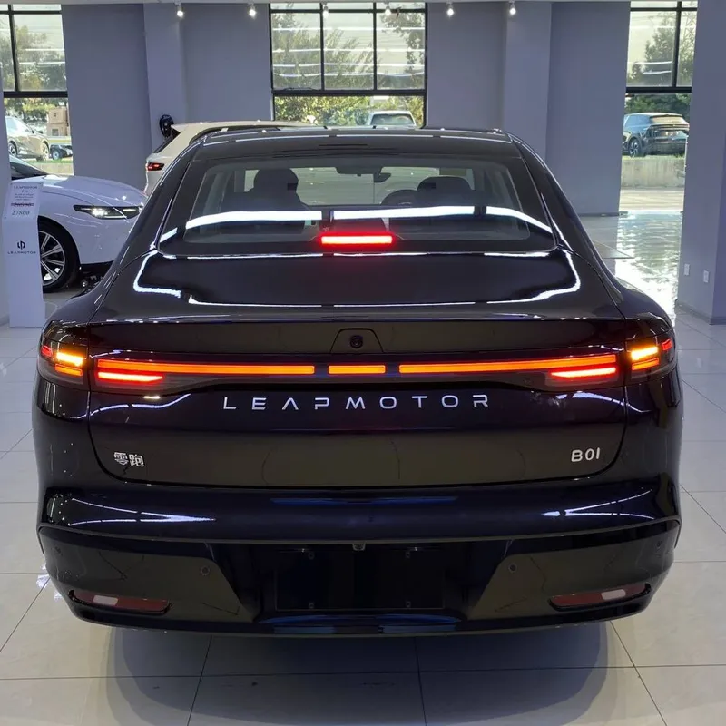 Leapmotor B01 550KM EV Premium Full 3 yil kafolat — фото 2