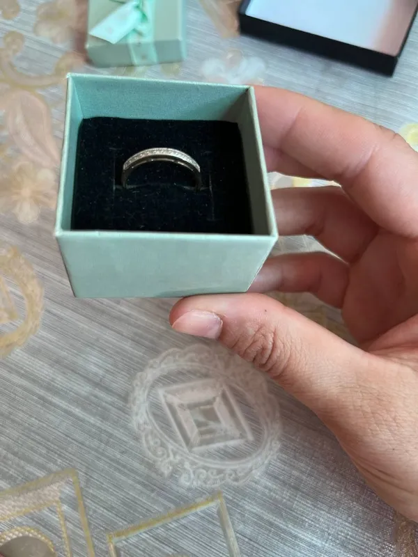 Продам золотое колечко 3