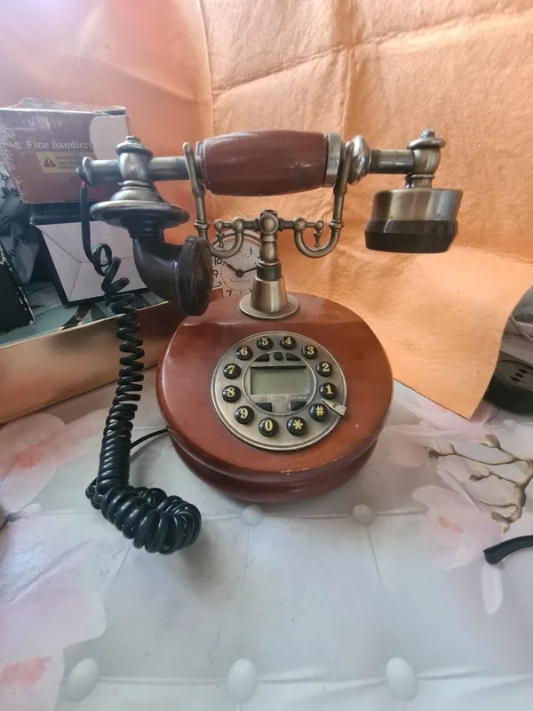 Старинные телефоны