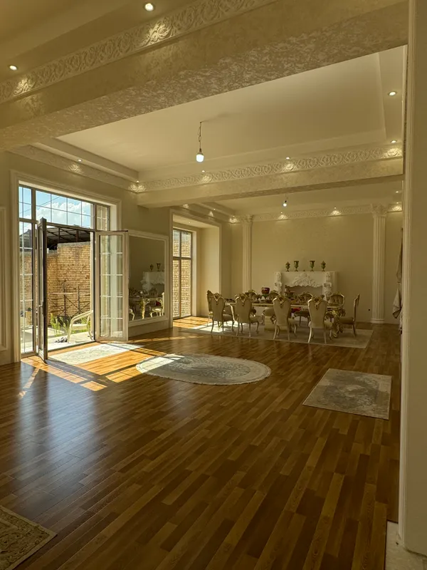 Uy, 1000 m², 3 qavat, 6,5 sotix 1 Uy, 1000 m², 3 qavat, 6,5 sotix 1