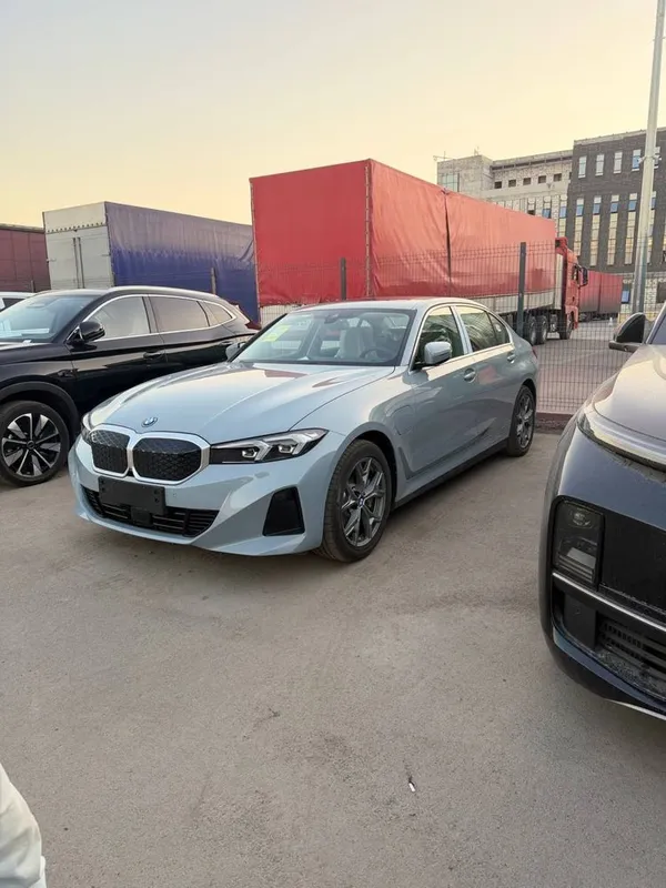BMW i3 35L 2025 yil 1 BMW i3 35L 2025 yil 1