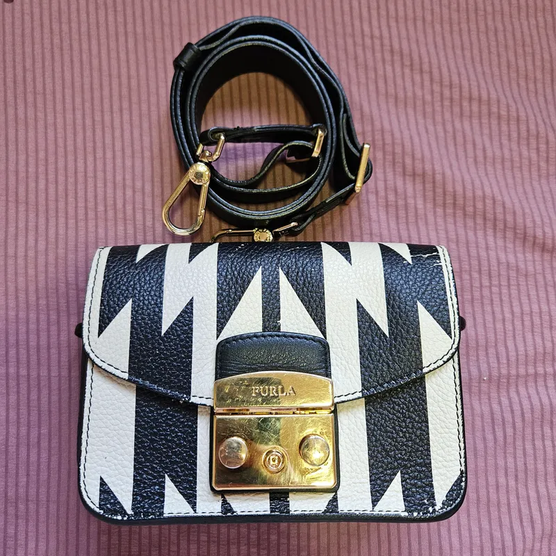 сумка "Furla Metropolis Mini Crossbody" 1 сумка "Furla Metropolis Mini Crossbody" 1