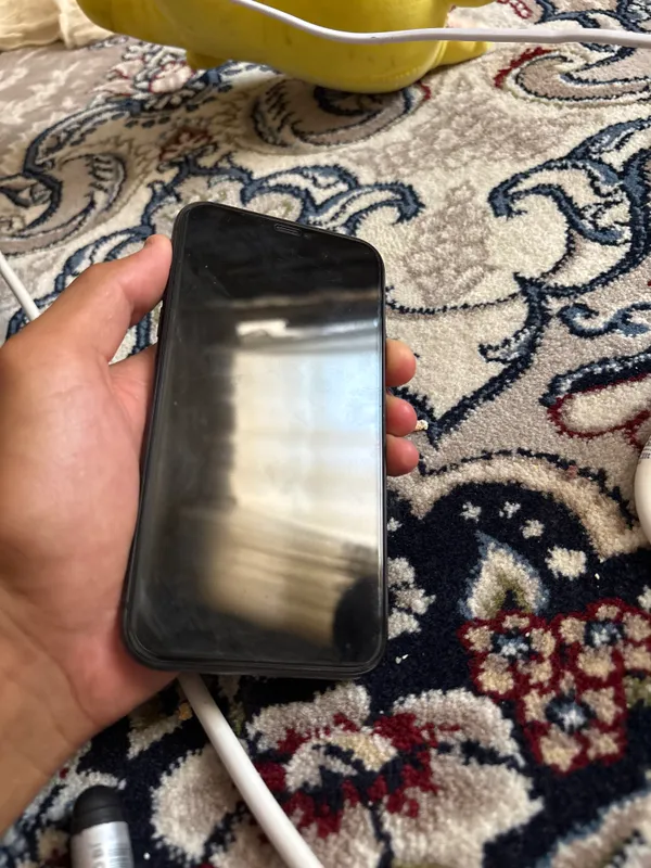 Iphone 11 sotiladi aybi yoq pulli galishamiz 2
