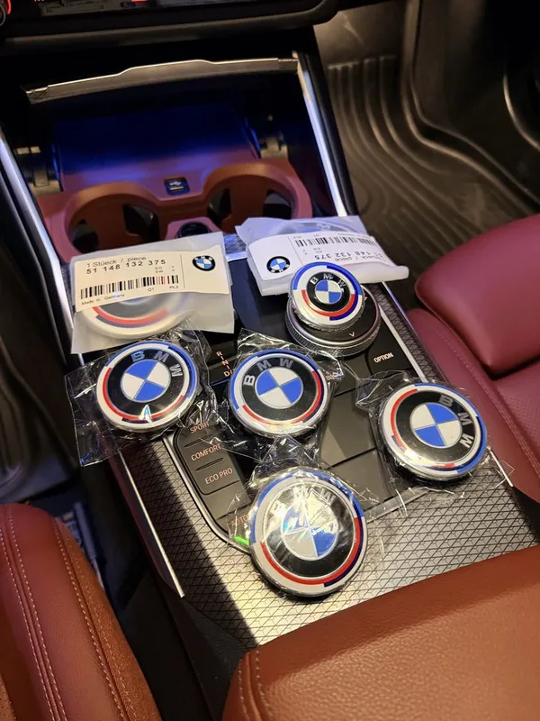 BMW значок эмблема