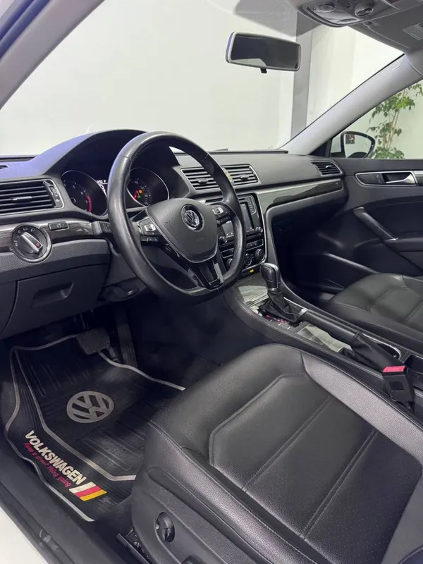 Volkswagen Passat 2.0 R-Line — фото 5